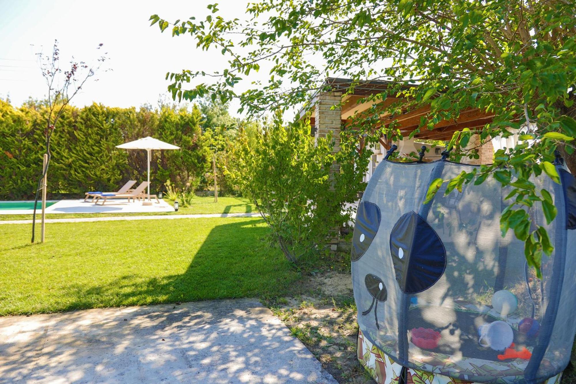 Villa Teresa Рода Екстериор снимка